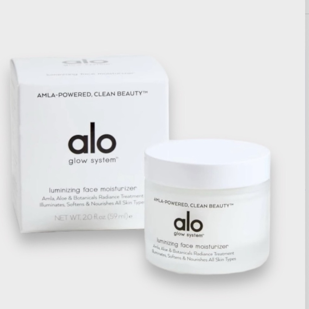 Alo Yoga Glow System Luminizing Face Moisturizer
Bran New Sealed - Picture 3 of 5